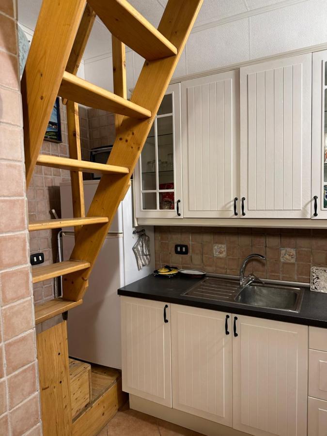 Appartamento Tiny House - Spaccanapoli Esterno foto